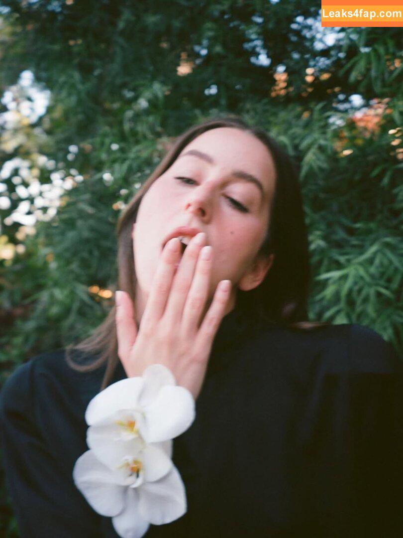 Haim Sisters / haimtheband leaked photo photo #0112