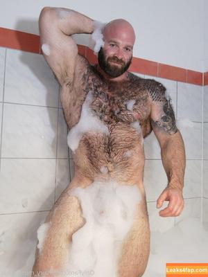 hairy_musclebear photo #0093