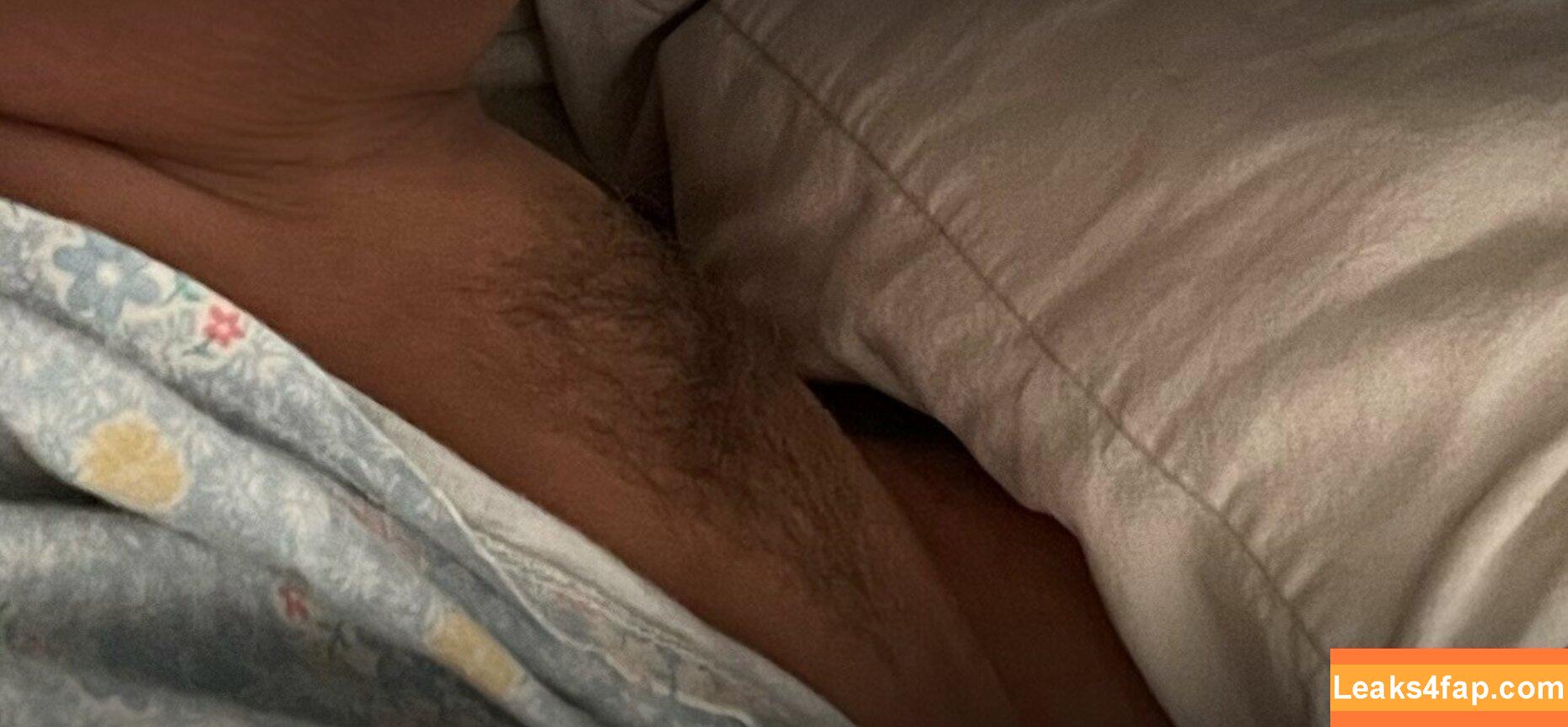 Hairy Women / HairyFairy420 / ig_naturals / pearlygirly06 leaked photo photo #0085