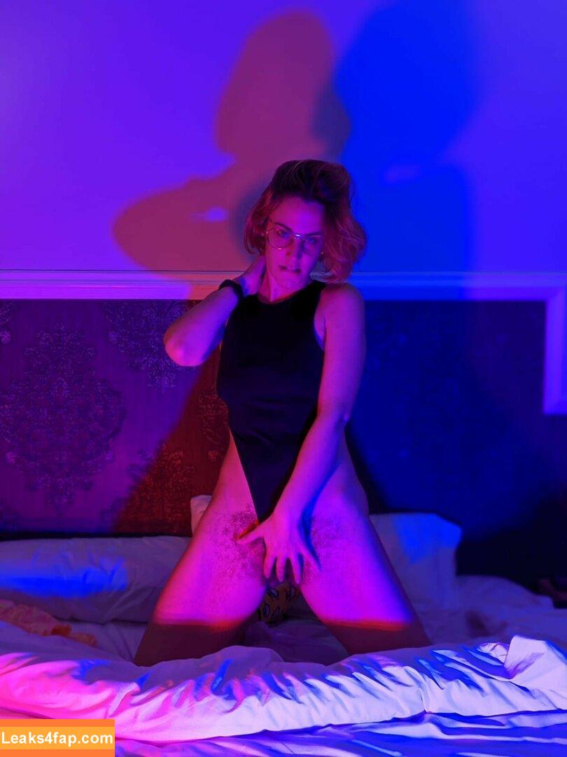 Hairy Women / HairyFairy420 / ig_naturals / pearlygirly06 leaked photo photo #0611