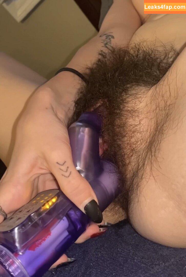 Hairy Women / HairyFairy420 / ig_naturals / pearlygirly06 leaked photo photo #0708
