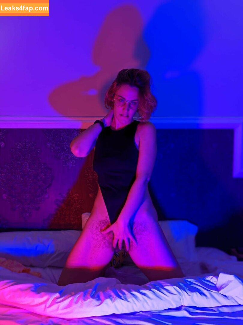 Hairy Women / HairyFairy420 / ig_naturals / pearlygirly06 leaked photo photo #0944