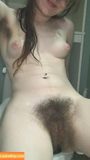 Hairy Women photo #0371
