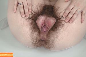 Hairy Women photo #0534