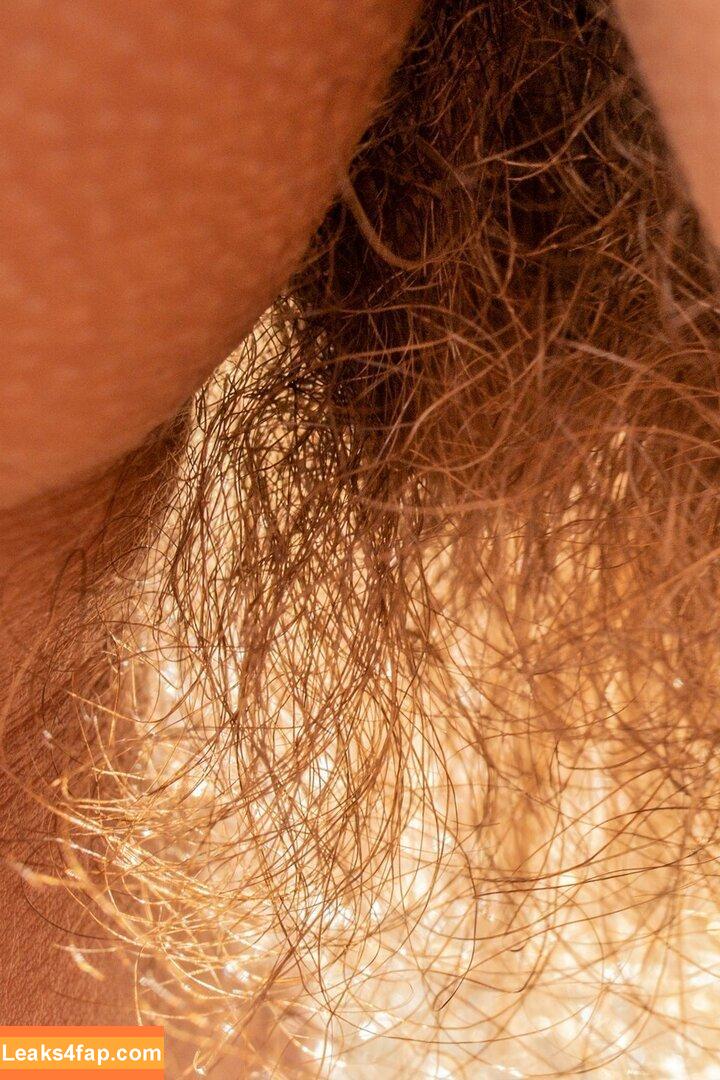Hairy Women / HairyFairy420 / ig_naturals / pearlygirly06 leaked photo photo #1840