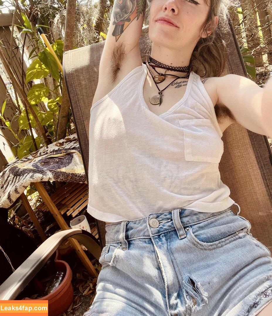 Hairy Women / HairyFairy420 / ig_naturals / pearlygirly06 leaked photo photo #1945