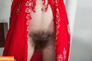 Hairy Women photo #1077