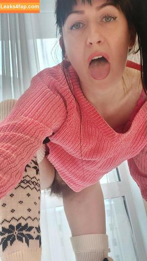 Hairy Women photo #1168