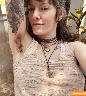 Hairy Women photo #1950