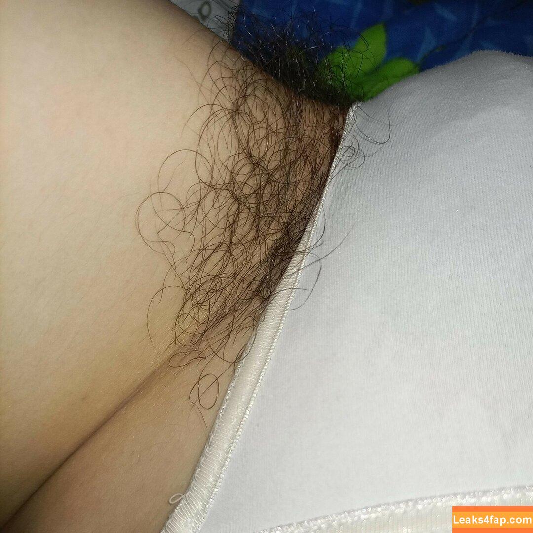 Hairy Women / HairyFairy420 / ig_naturals / pearlygirly06 leaked photo photo #2037