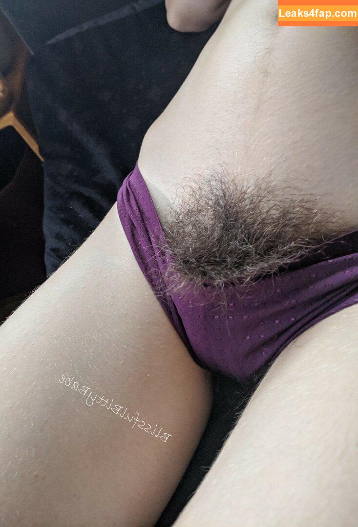 Hairy Women / HairyFairy420 / ig_naturals / pearlygirly06 leaked photo photo #2161