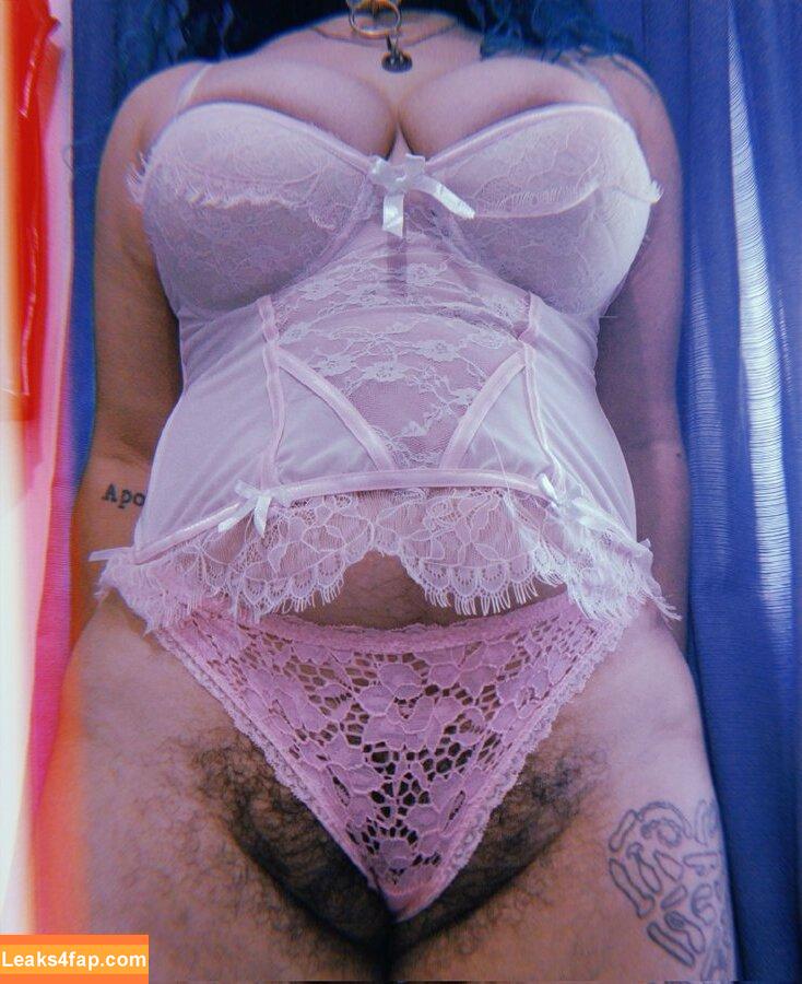 Hairy Women / HairyFairy420 / ig_naturals / pearlygirly06 leaked photo photo #2188