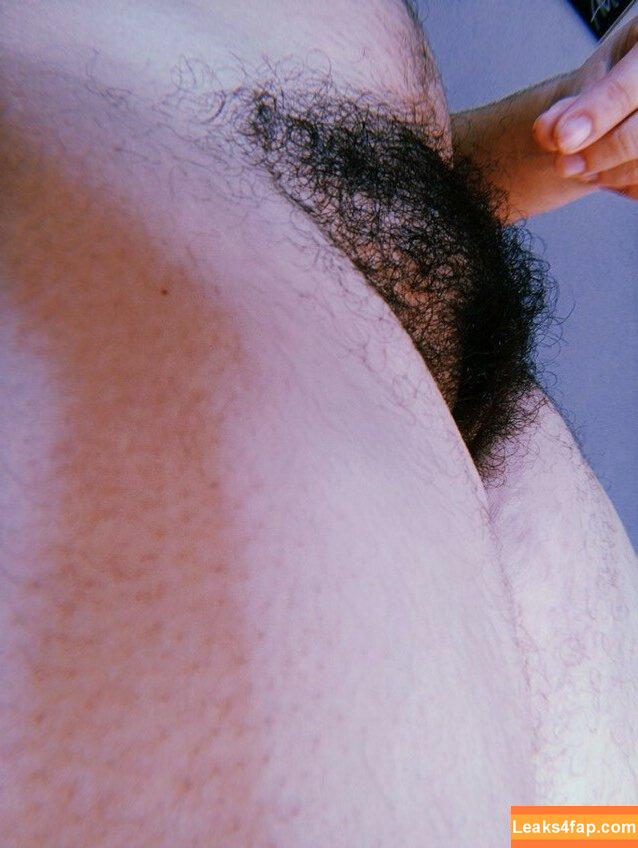 Hairy Women / HairyFairy420 / ig_naturals / pearlygirly06 leaked photo photo #2198