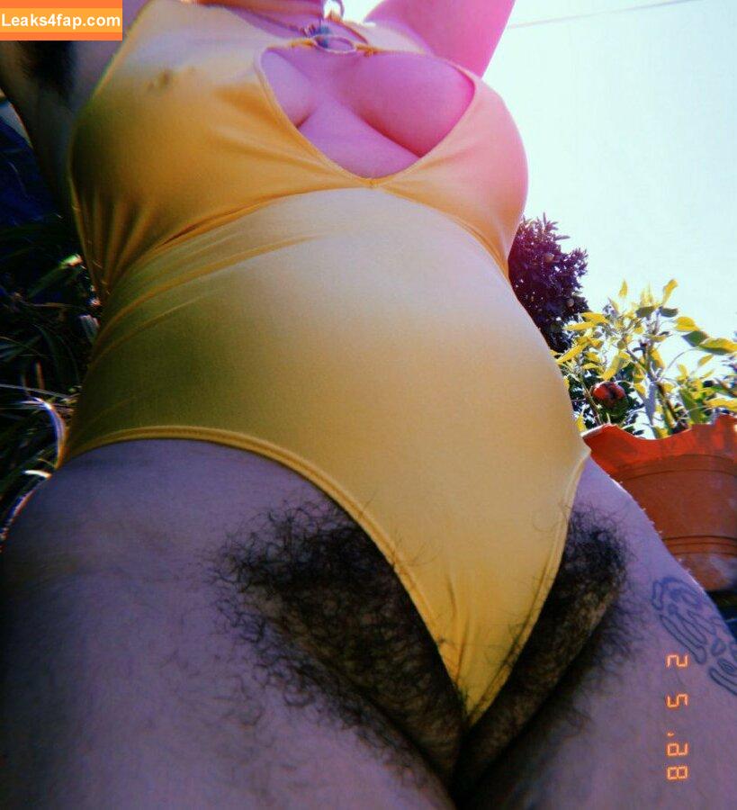 Hairy Women / HairyFairy420 / ig_naturals / pearlygirly06 leaked photo photo #2204