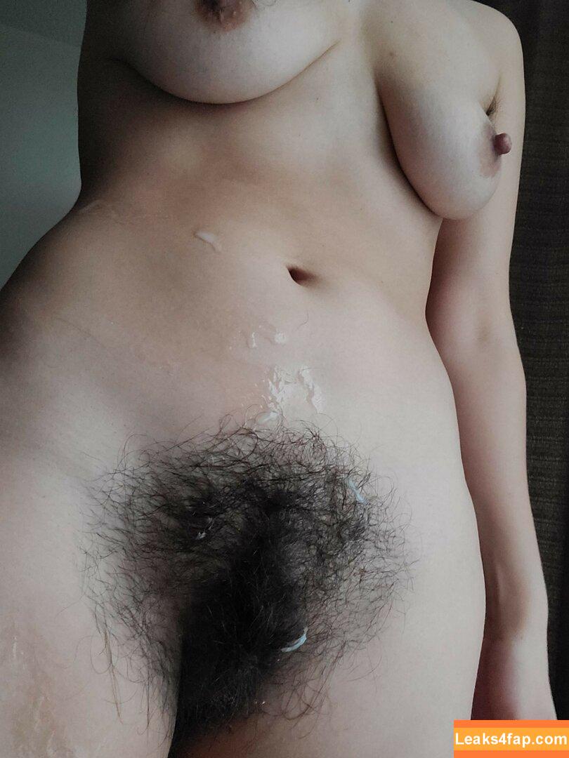 Hairy Women / HairyFairy420 / ig_naturals / pearlygirly06 leaked photo photo #2378