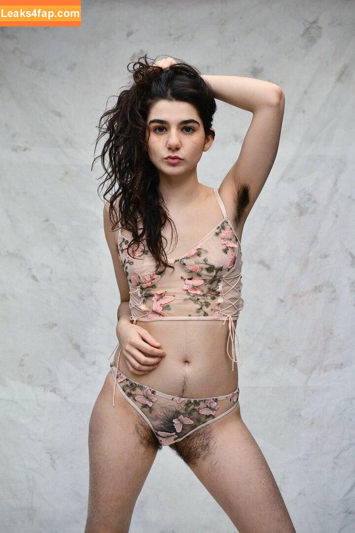 Hairy Women / HairyFairy420 / ig_naturals / pearlygirly06 leaked photo photo #2426