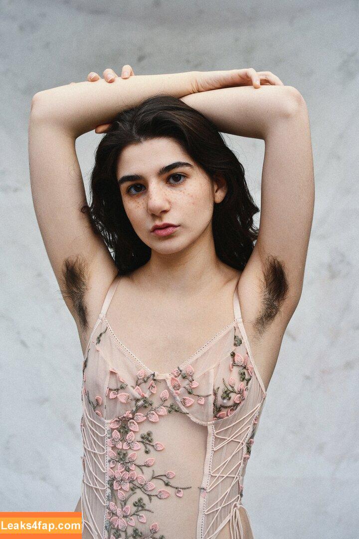 Hairy Women / HairyFairy420 / ig_naturals / pearlygirly06 leaked photo photo #2429