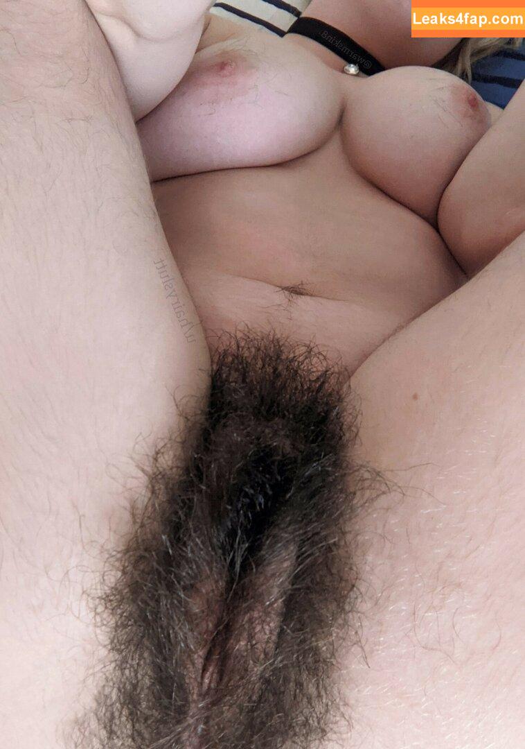 Hairy Women / HairyFairy420 / ig_naturals / pearlygirly06 leaked photo photo #2442