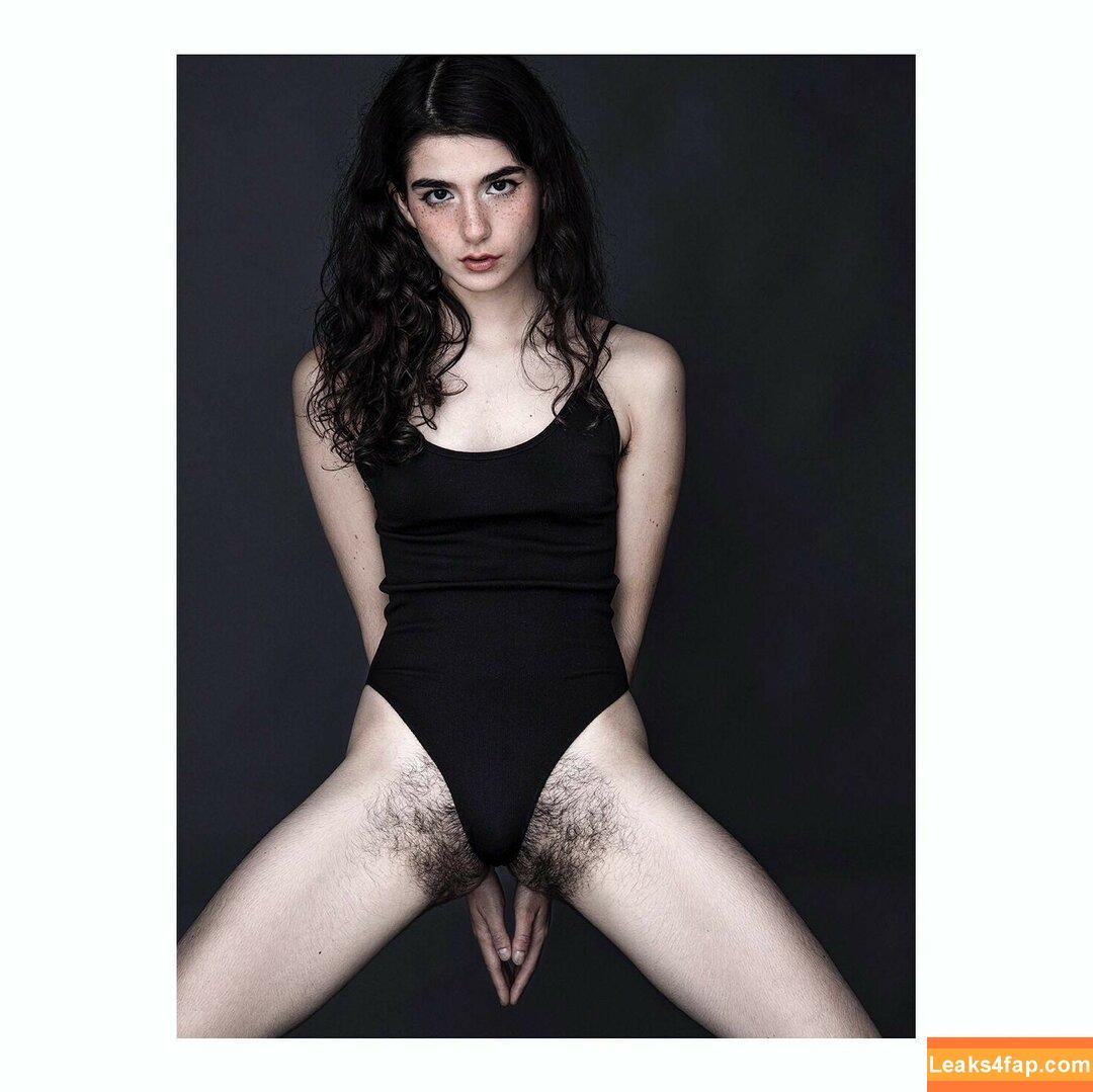 Hairy Women / HairyFairy420 / ig_naturals / pearlygirly06 leaked photo photo #2447