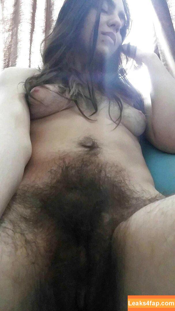 Hairy Women / HairyFairy420 / ig_naturals / pearlygirly06 leaked photo photo #2450