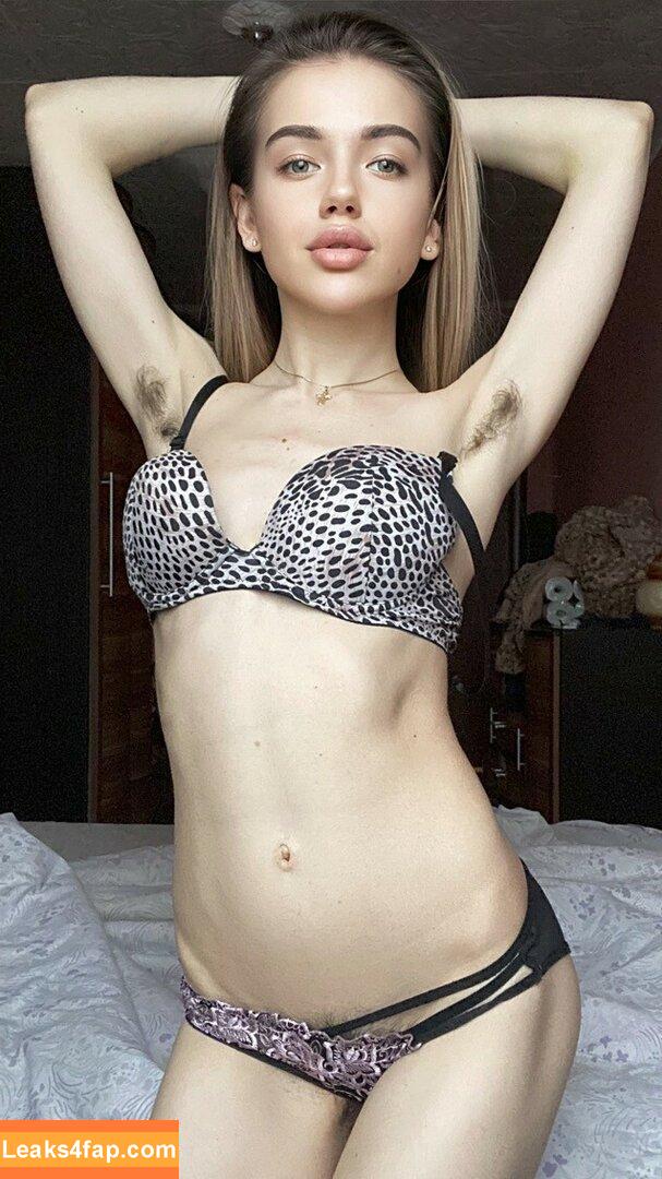 Hairy Women / HairyFairy420 / ig_naturals / pearlygirly06 leaked photo photo #2691