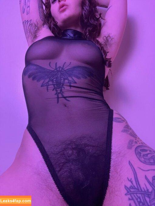 Hairy Women / HairyFairy420 / ig_naturals / pearlygirly06 leaked photo photo #2713