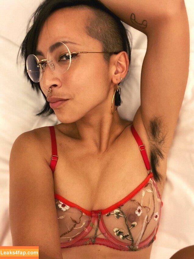 Hairy Women / HairyFairy420 / ig_naturals / pearlygirly06 leaked photo photo #2790