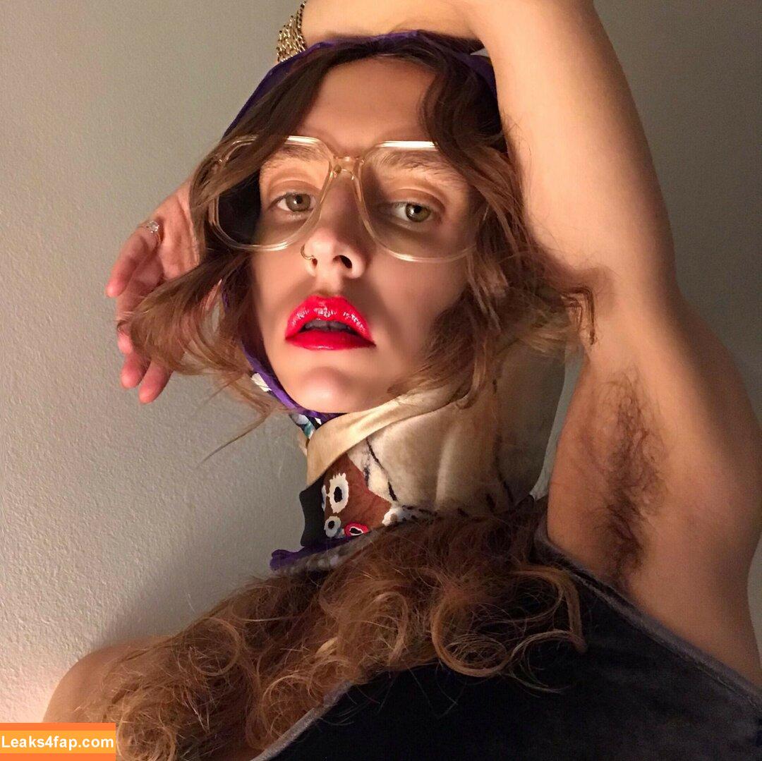 Hairy Women / HairyFairy420 / ig_naturals / pearlygirly06 leaked photo photo #2823