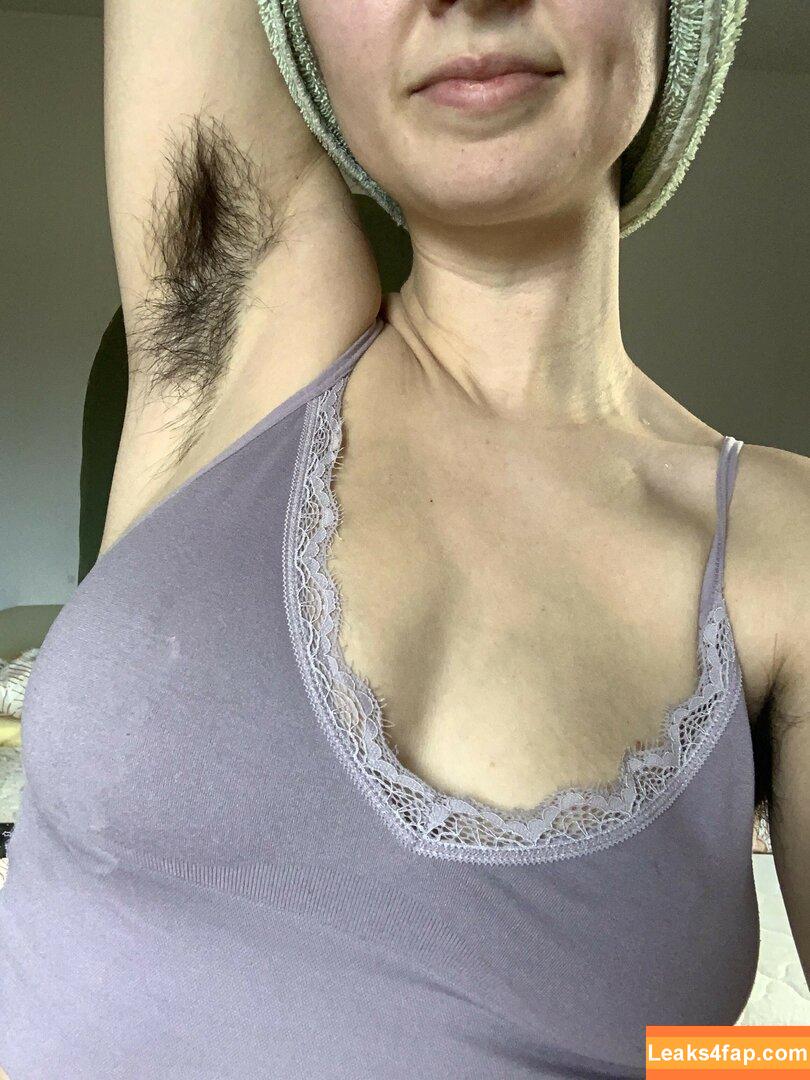 Hairy Women / HairyFairy420 / ig_naturals / pearlygirly06 leaked photo photo #2932