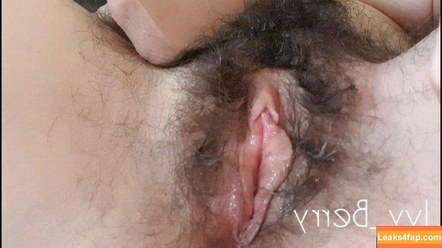 Hairy Women / HairyFairy420 / ig_naturals / pearlygirly06 leaked photo photo #2985
