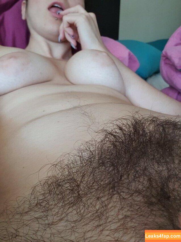 Hairy Women / HairyFairy420 / ig_naturals / pearlygirly06 leaked photo photo #2993