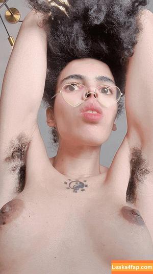 Hairy Women photo #2042