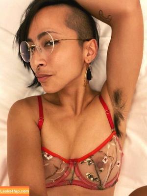 Hairy Women photo #2790