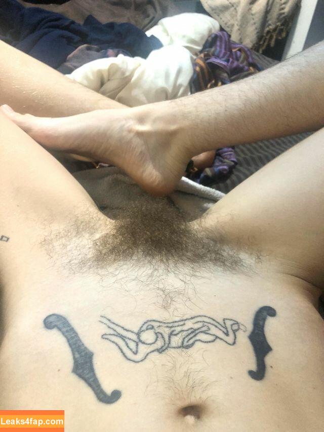 Hairy Women / HairyFairy420 / ig_naturals / pearlygirly06 leaked photo photo #3078
