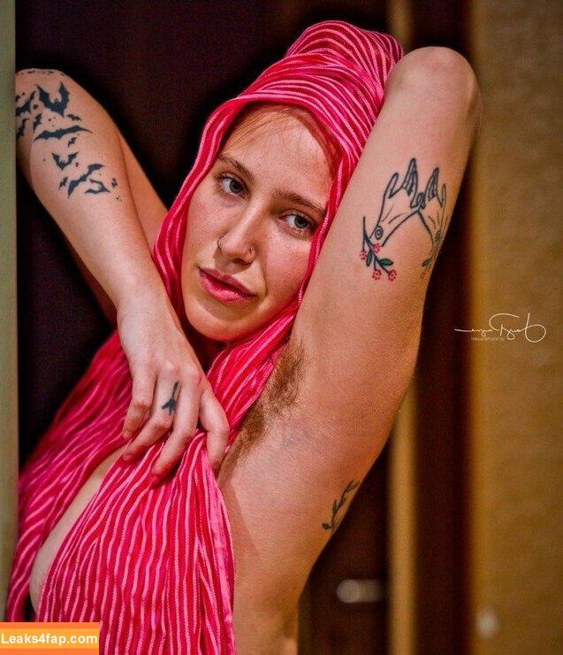 Hairy Women / HairyFairy420 / ig_naturals / pearlygirly06 leaked photo photo #3103