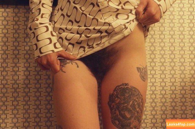 Hairy Women / HairyFairy420 / ig_naturals / pearlygirly06 leaked photo photo #3122