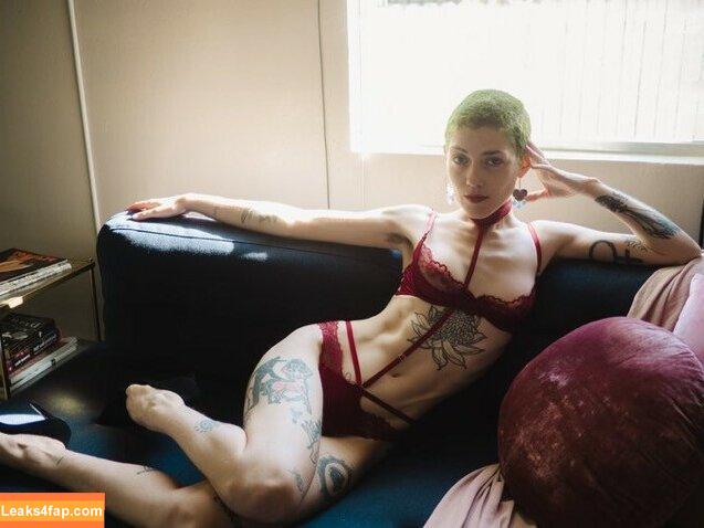 Hairy Women / HairyFairy420 / ig_naturals / pearlygirly06 leaked photo photo #3137