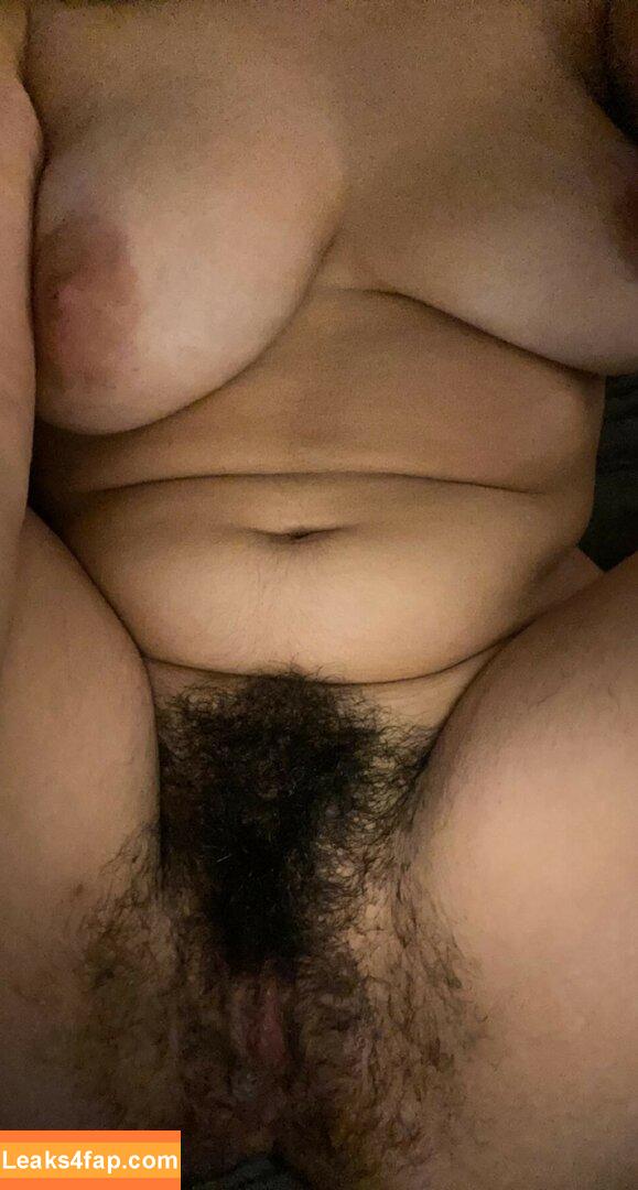 Hairy Women / HairyFairy420 / ig_naturals / pearlygirly06 leaked photo photo #3285