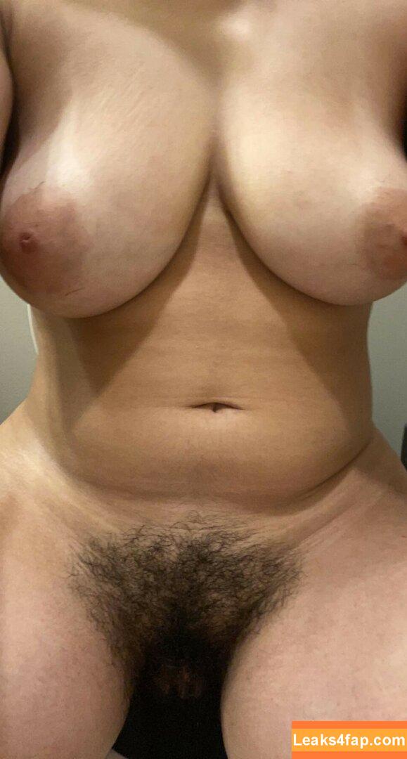Hairy Women / HairyFairy420 / ig_naturals / pearlygirly06 leaked photo photo #3293