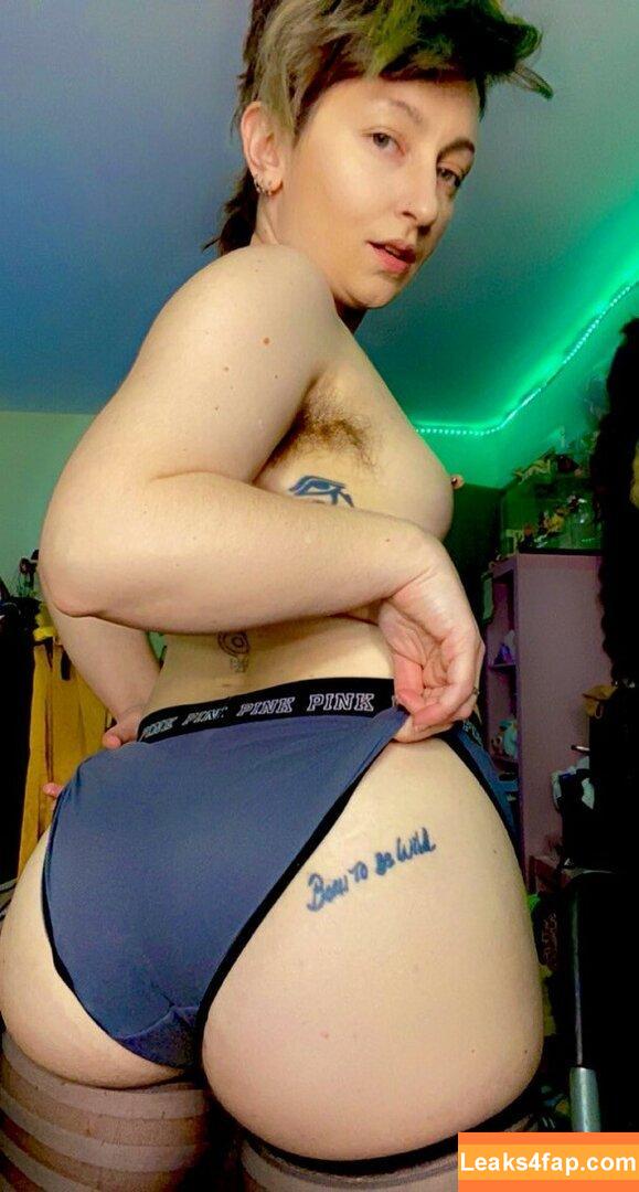 Hairy Women / HairyFairy420 / ig_naturals / pearlygirly06 leaked photo photo #3308