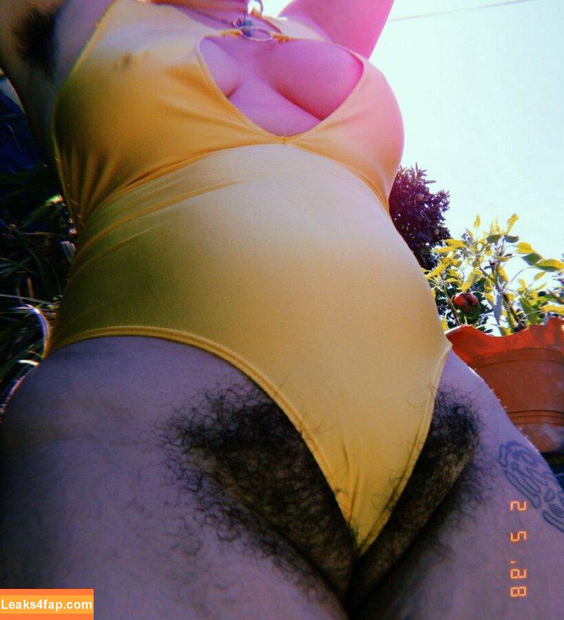 Hairy Women / HairyFairy420 / ig_naturals / pearlygirly06 leaked photo photo #3720
