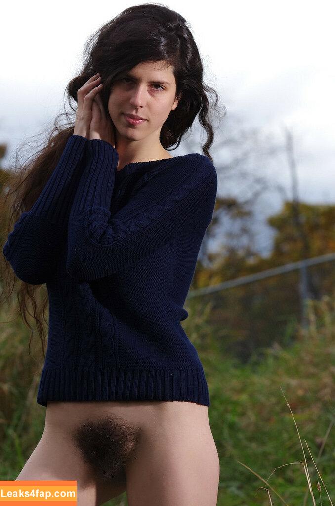 Hairy Women / HairyFairy420 / ig_naturals / pearlygirly06 leaked photo photo #3778