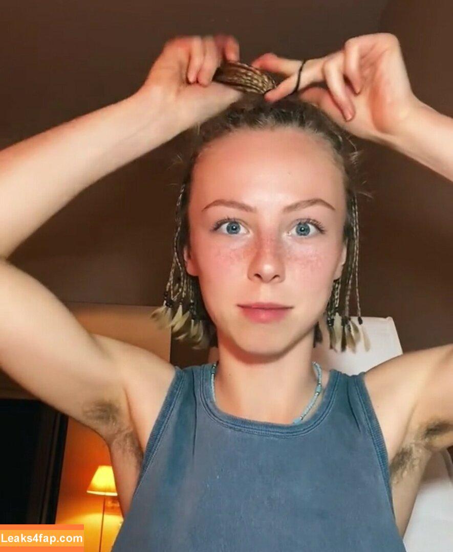 Hairy Women / HairyFairy420 / ig_naturals / pearlygirly06 leaked photo photo #3810