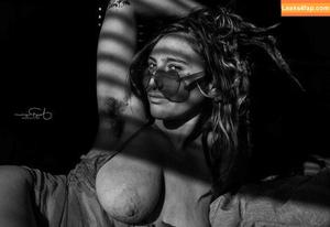 Hairy Women photo #3108