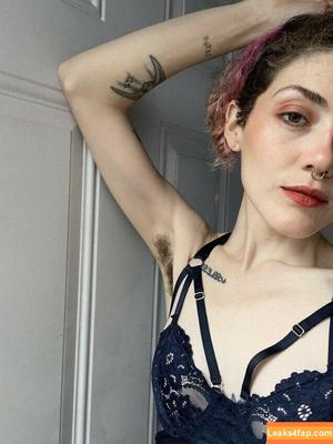 Hairy Women photo #3145