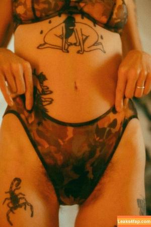 Hairy Women photo #3158