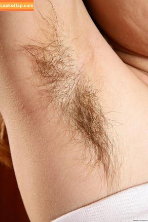 Hairy Women photo #3384
