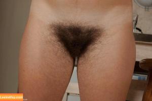 Hairy Women photo #3651
