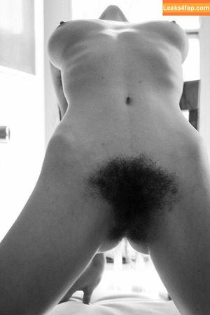 Hairy Women photo #3776