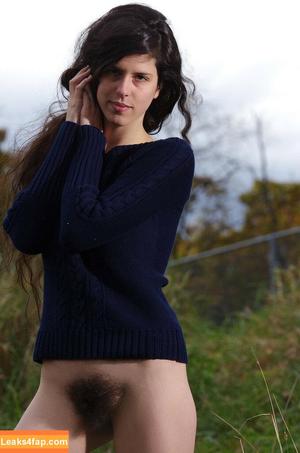 Hairy Women photo #3778